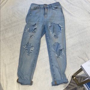 URBAN OUTFITTERS MOM JEANS